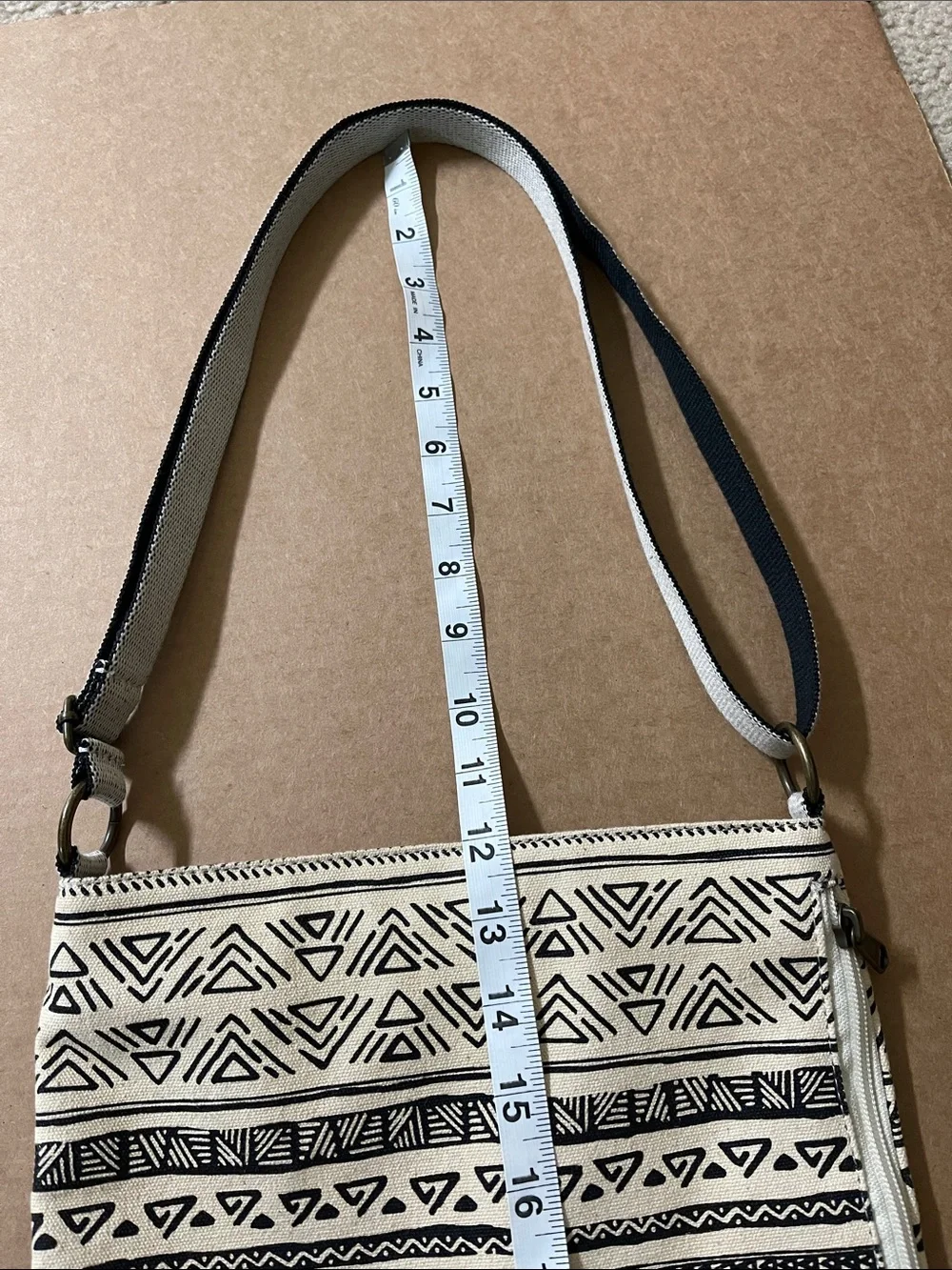 Dakine Black and Cream Patterned Crossbody Bag